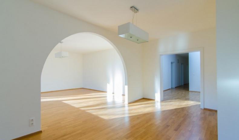 Renovated 5-rooms apartment near Türkenschanzpark