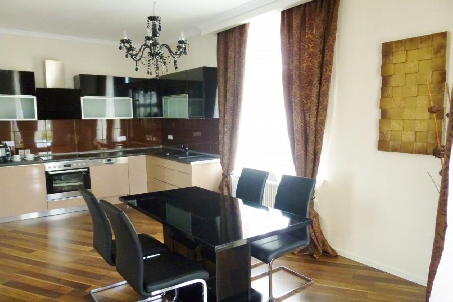 Sunny apartment - completely refurbished