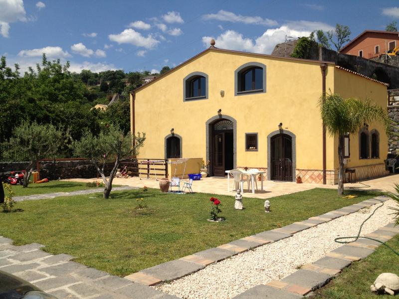 Exclusive Villa in Fiumefreddo For Sale - Italy