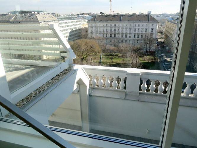 Penthouse in Vienna close to the Opera