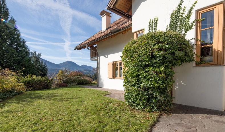 Real Estate in Austria - Generous house in Carinthia with panoramic view