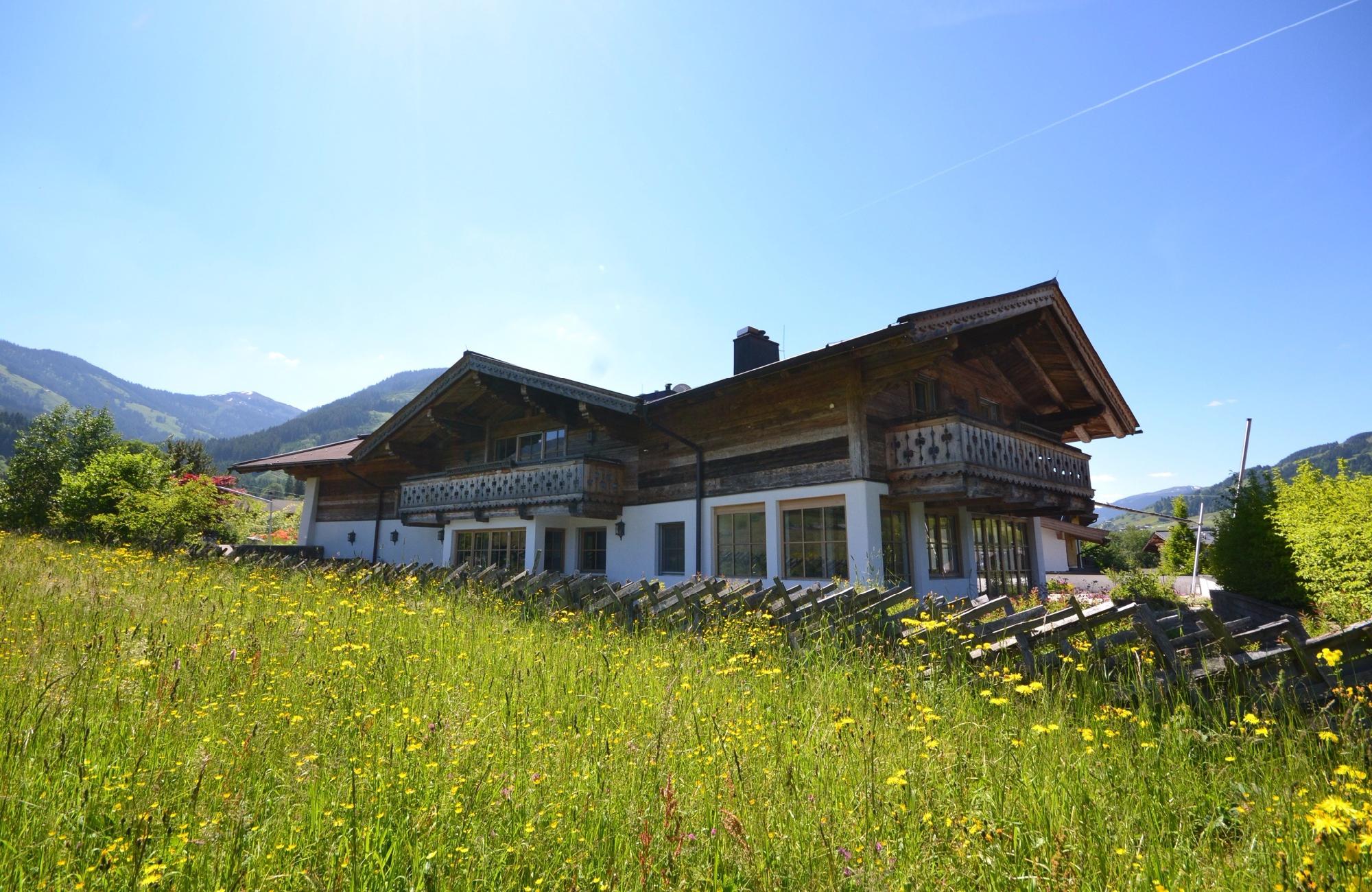 Просторная Вилла - Шале в Австрийских Альпах на продажу, Аурах-бай-Китцбюэль