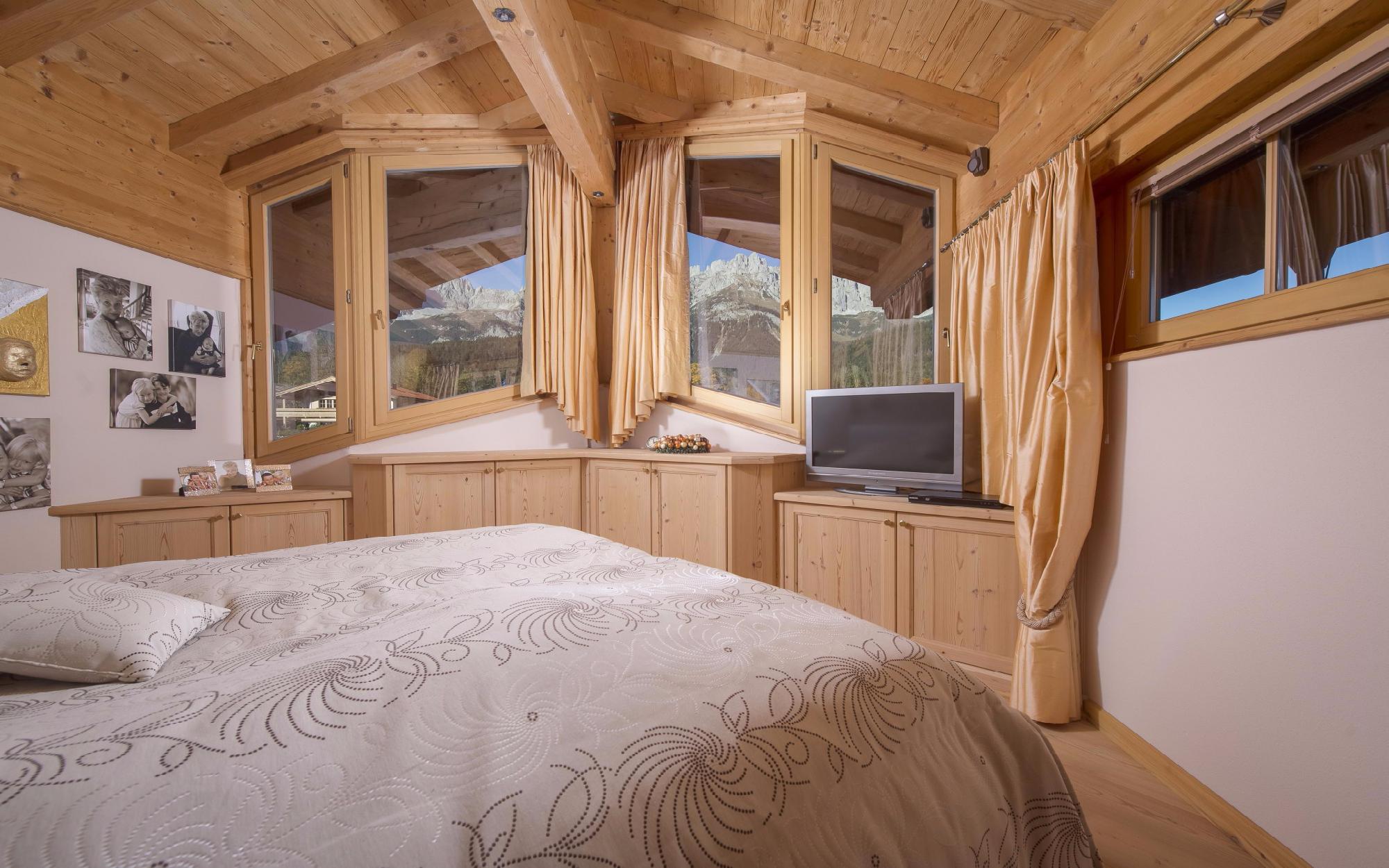 Tyrolean Traditional Chalet in a prime location of Going