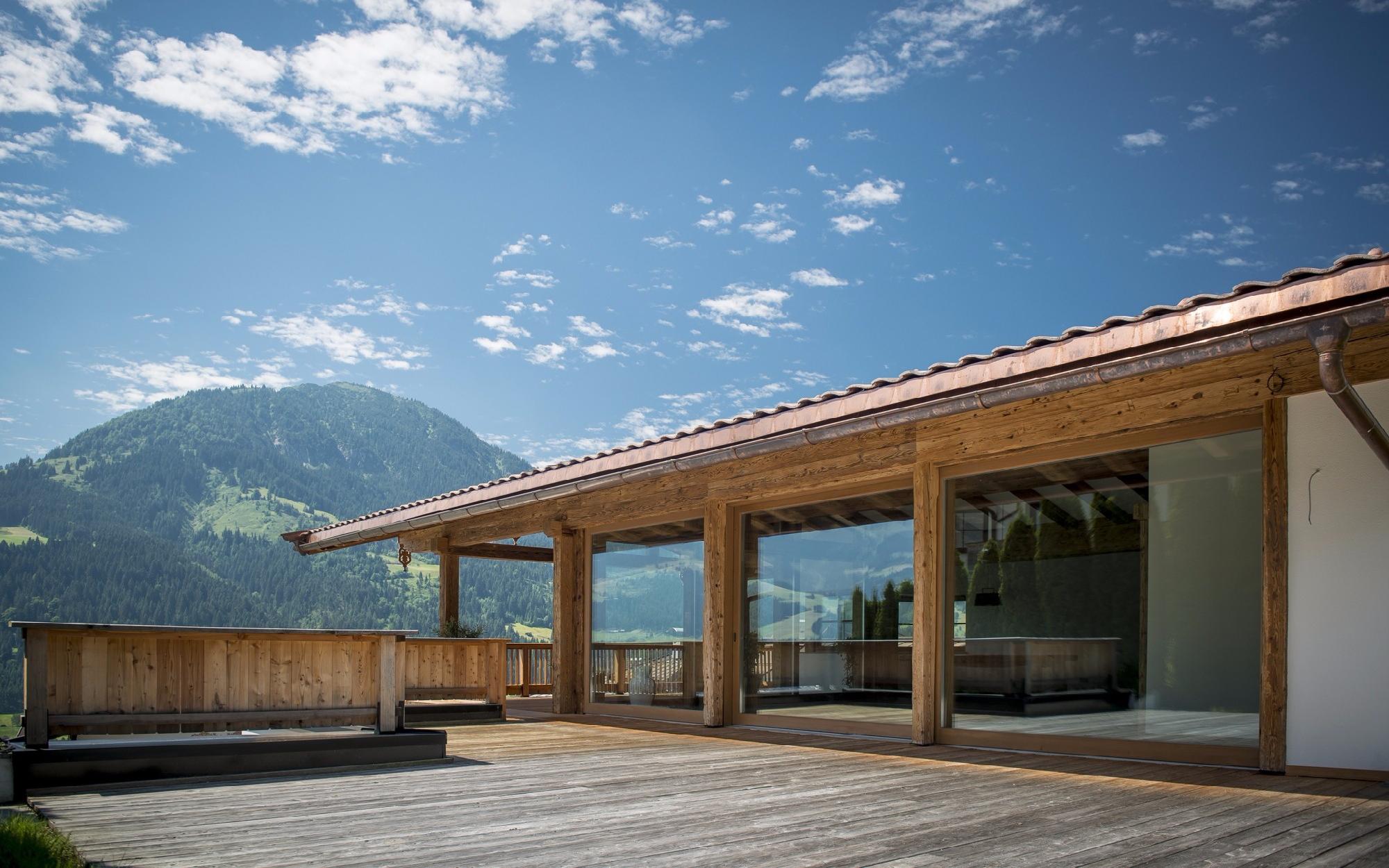 Винтажное деревянное шале в отличном месте Австрийских Альп на продажу, Кирхберг