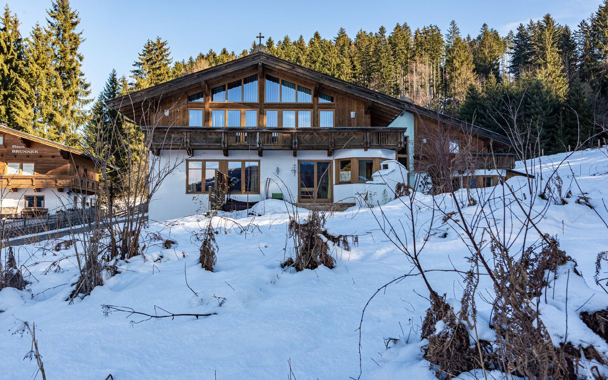 Multi-family country house at the edge of the forest for Sale