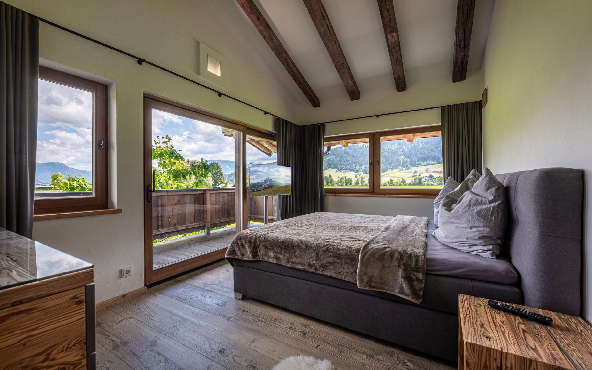 Modern premium Austrian country house in tyrolean style for Sale