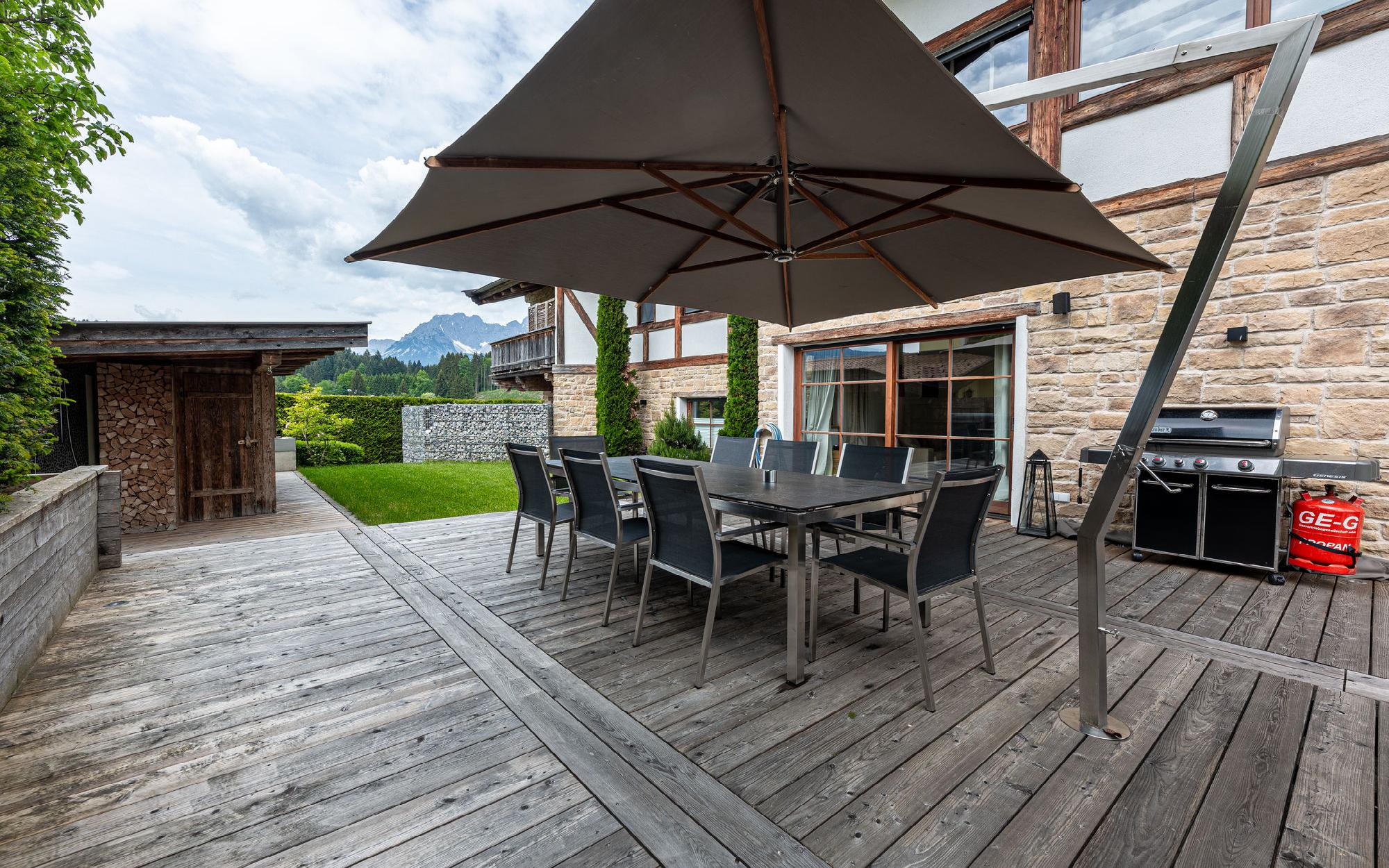 Modern premium Austrian country house in tyrolean style for Sale