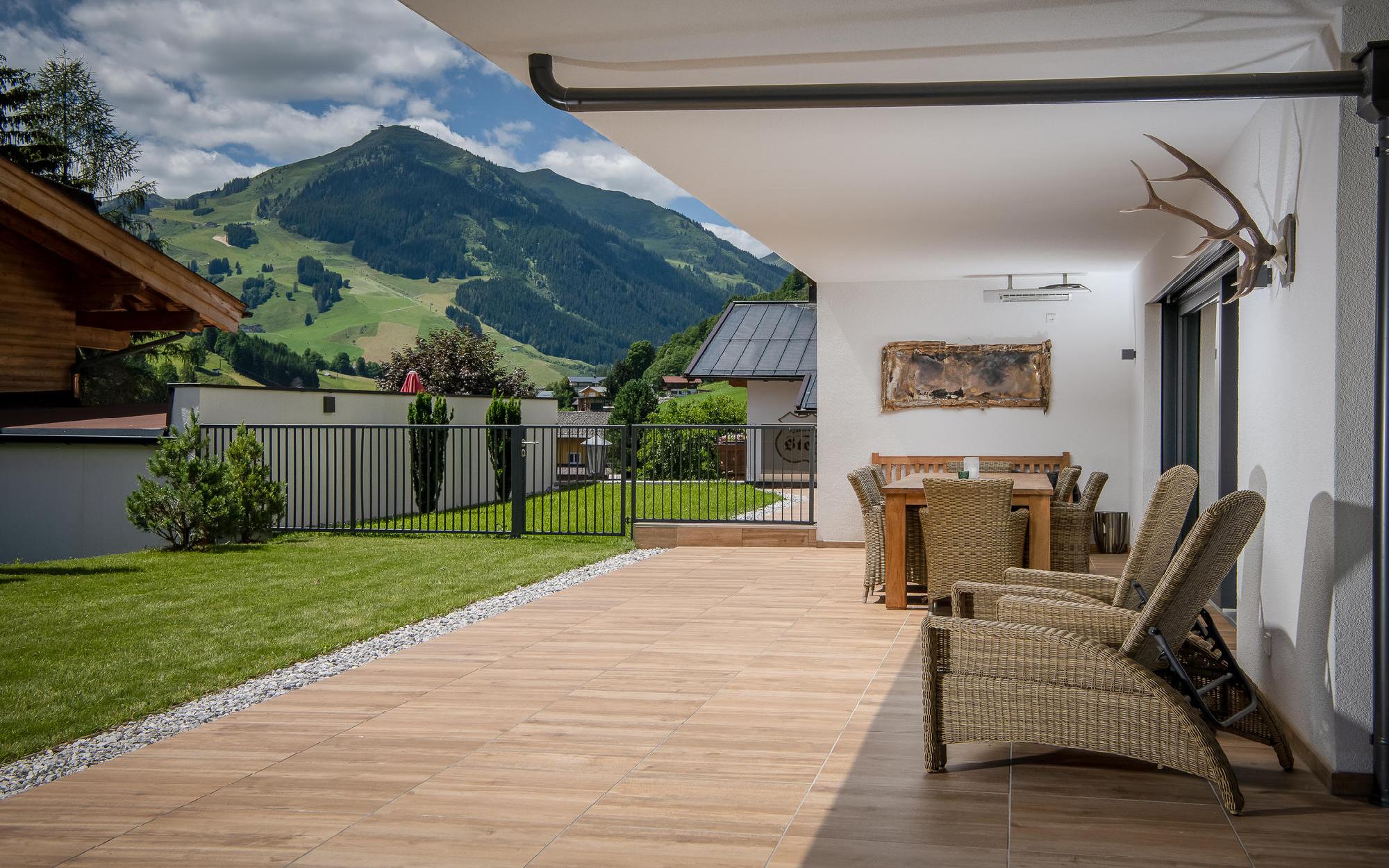 Sunny garden apartment in Saalbach - Hinterglemm for Sale